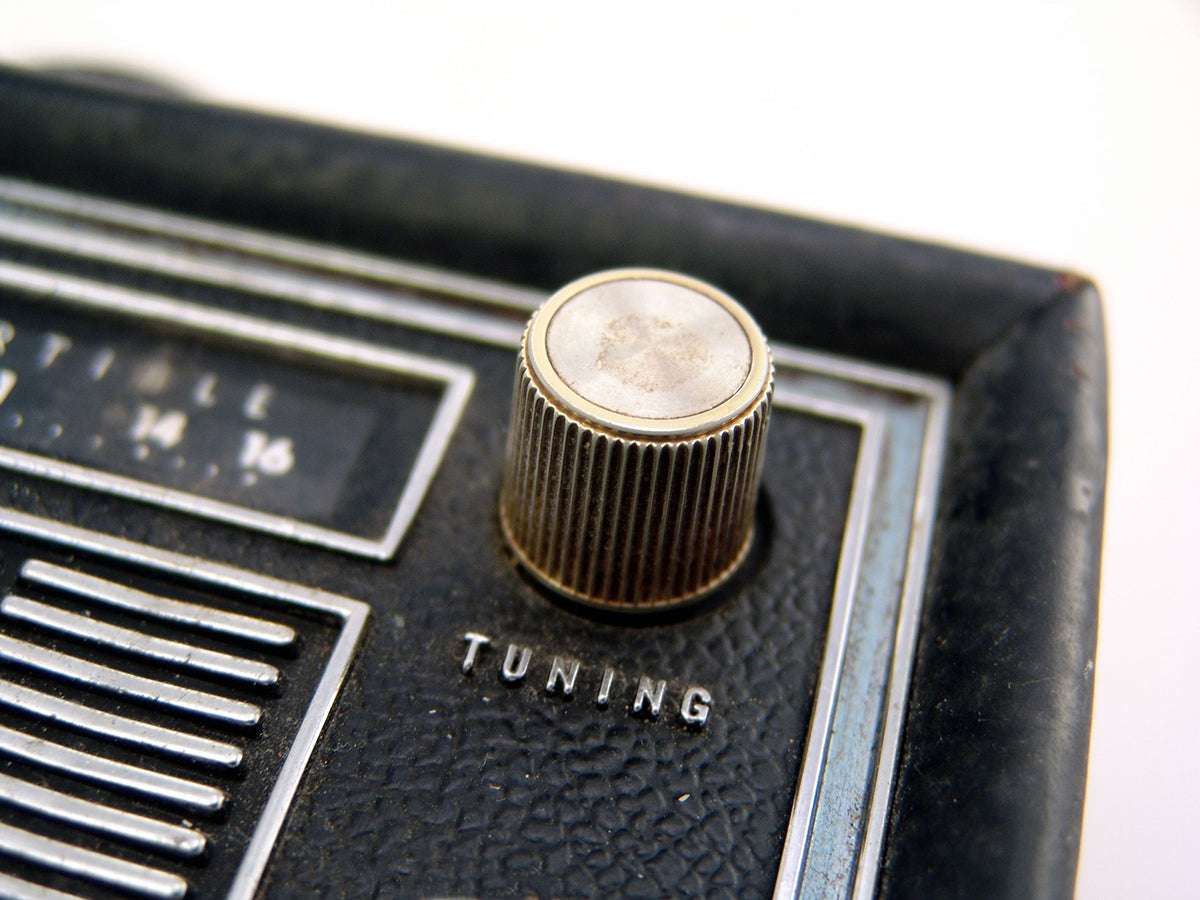 Free Vintage Radio with Tuning Label Stock Photography
