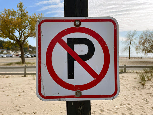 Free No Parking Sign at Beach Stock Photography