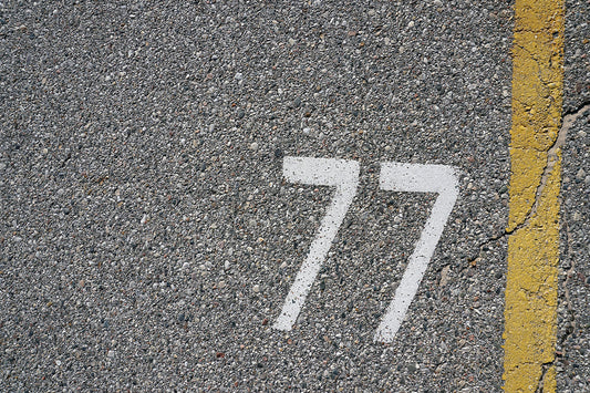 Free Parking Spot Number 77 - Wide View Stock Photography