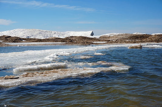 Free Slushy Ice Floes in Lake Water Stock Photography